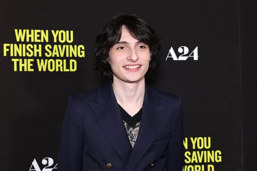 Finn Wolfhard Krankheit: Angst, Panikattacken & Therapie finn wolfhard krankheit